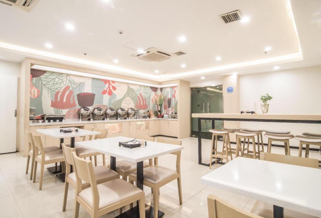Hanting Express Changsha Middle Of Furong Road Xiangchun Road المظهر الخارجي الصورة
